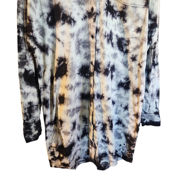 Missguided shirt dress with button front in tie dye white blackish purple - Picture 2 of 13